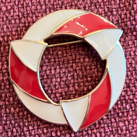 Trifari Brooch - Picture 1 of 2